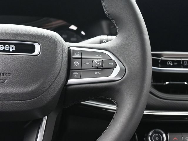 New 2025 Jeep Compass Latitude w/ Sun & Sound Group AWD/4WD image 29