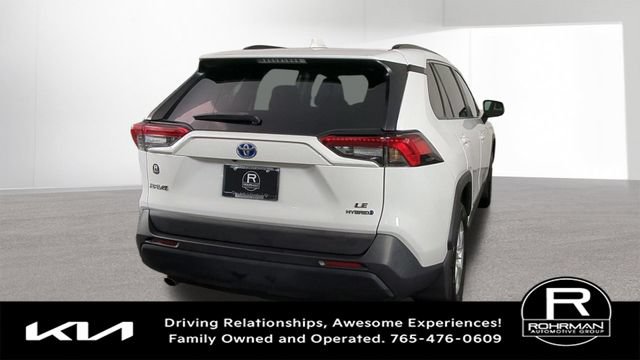Used 2021 Toyota RAV4 LE AWD/4WD image 9