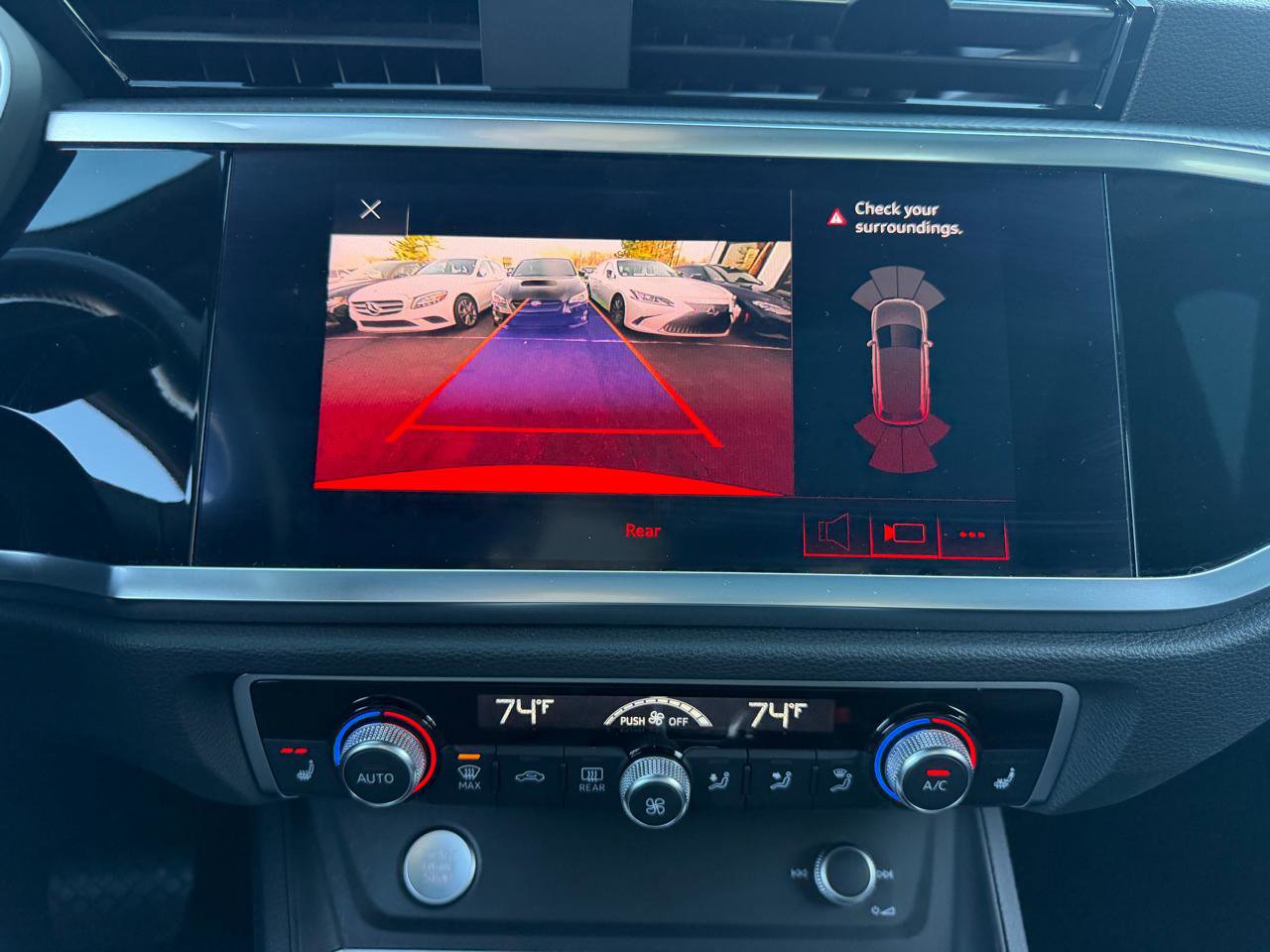 Used 2020 Audi Q3 2.0T Premium image 14