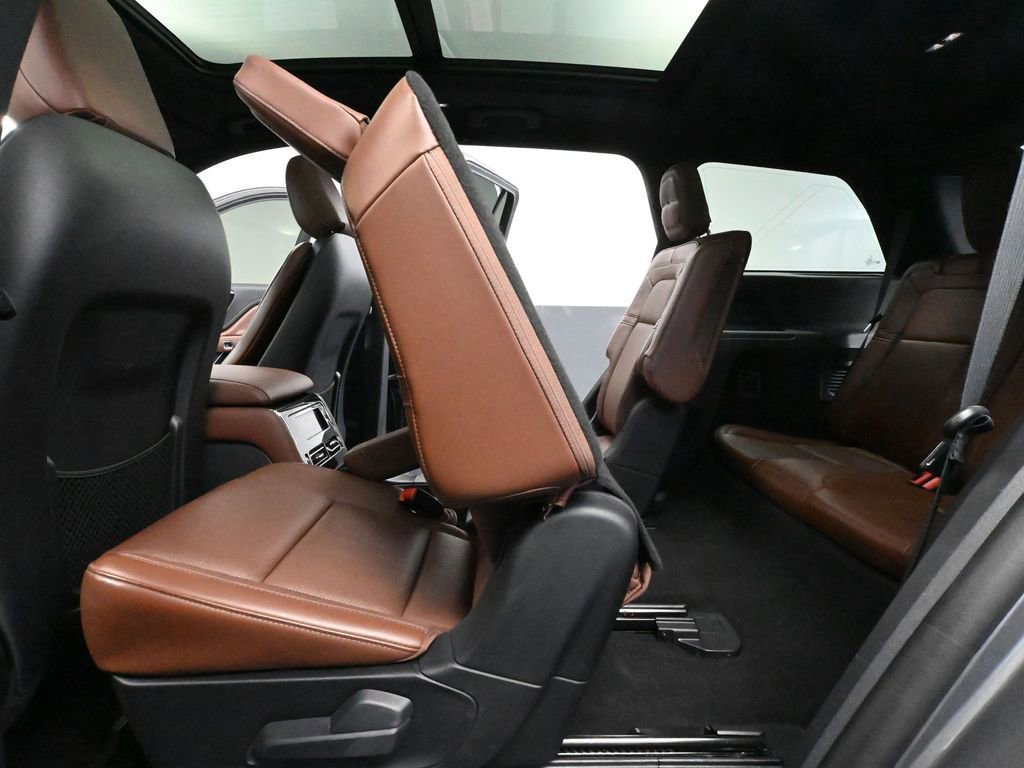 Used 2025 Lincoln Aviator Reserve w/ Jet Appearance Package AWD/4WD image 43