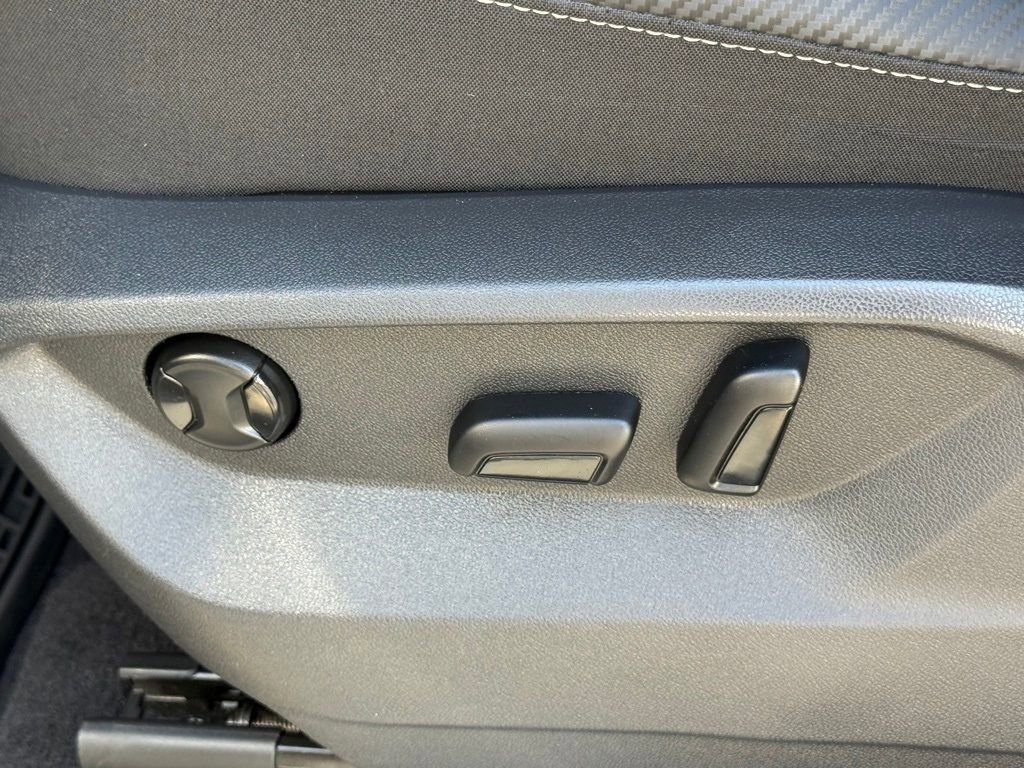 Certified 2022 Volkswagen Atlas Cross Sport SE image 15