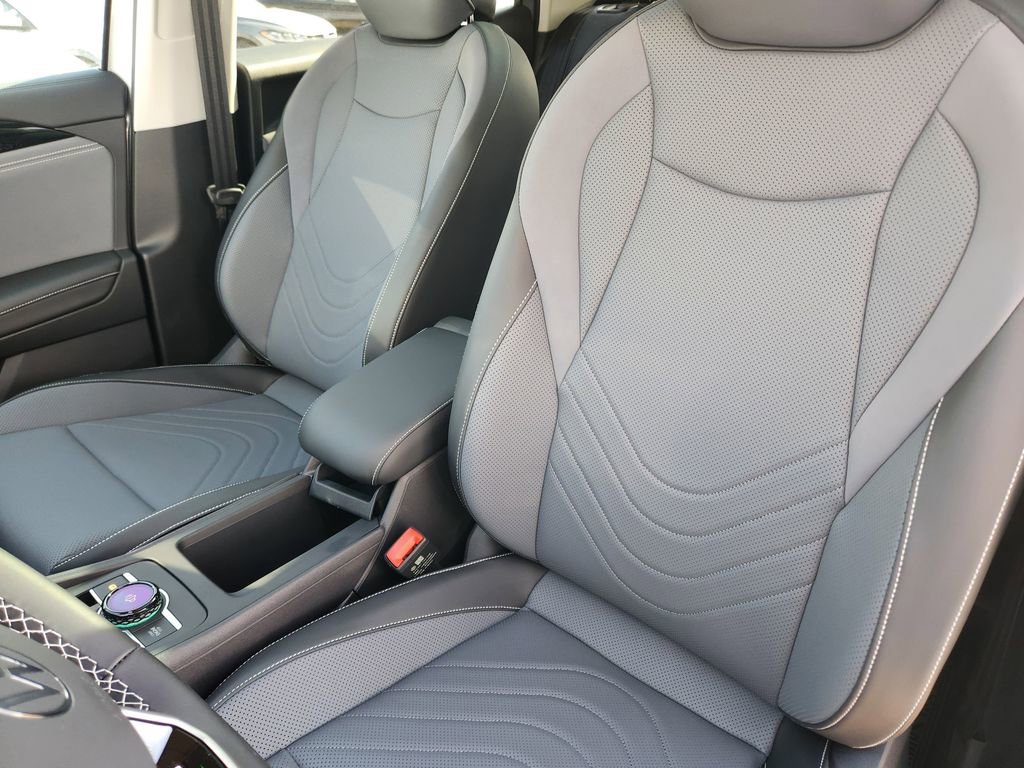 New 2026 Volkswagen Tiguan SE AWD/4WD image 8