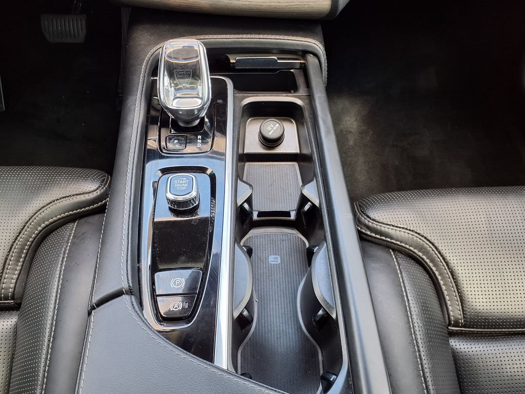 Certified 2023 Volvo XC90 B6 Ultimate w/ Protection Package Premier AWD/4WD image 32
