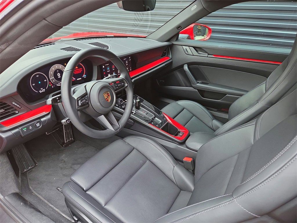 Used 2025 Porsche 911 Carrera image 4