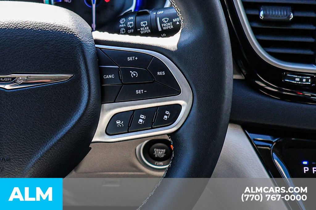 Used 2024 Chrysler Pacifica Touring-L image 38
