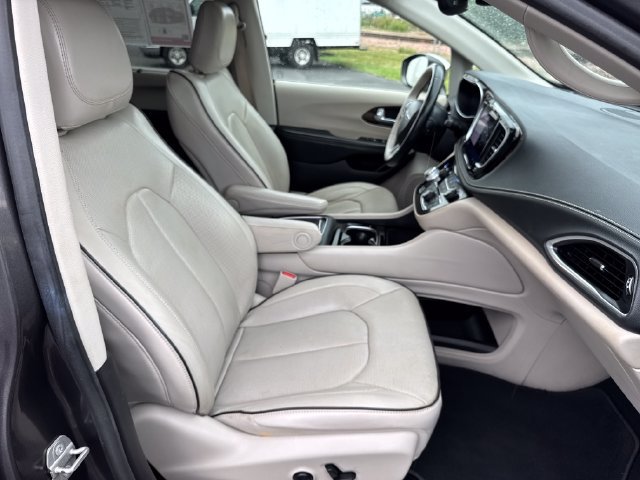 Used 2021 Chrysler Pacifica Limited w/ Premium & Safety Sphere Group AWD/4WD image 33