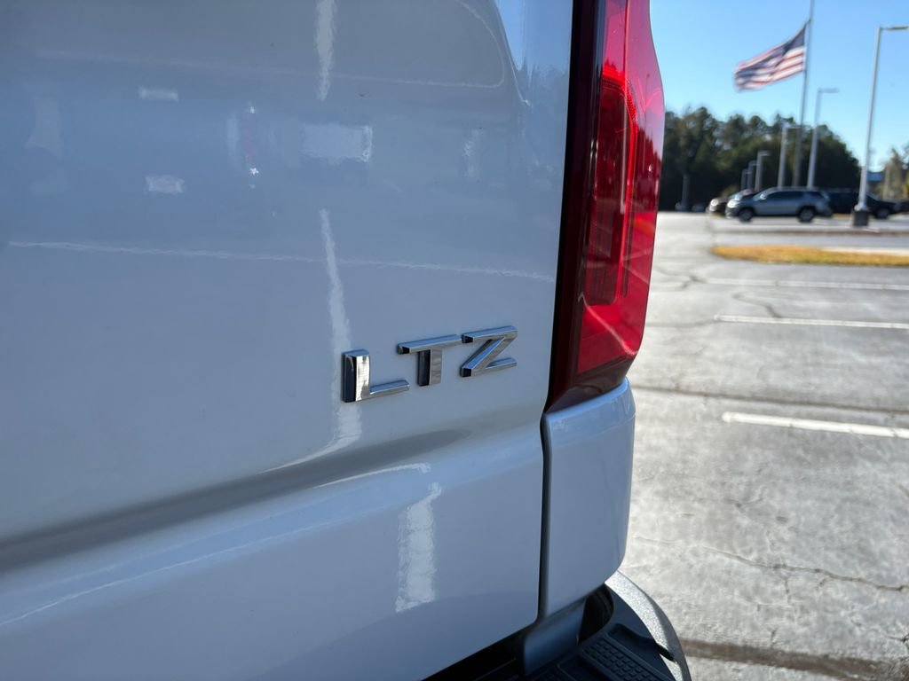 Used 2022 Chevrolet Silverado 1500 LTZ w/ LTZ Convenience Package II image 9