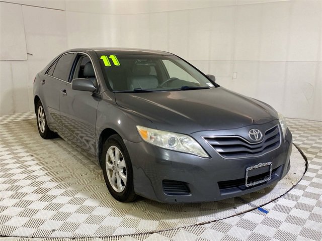 Used 2011 Toyota Camry LE image 1