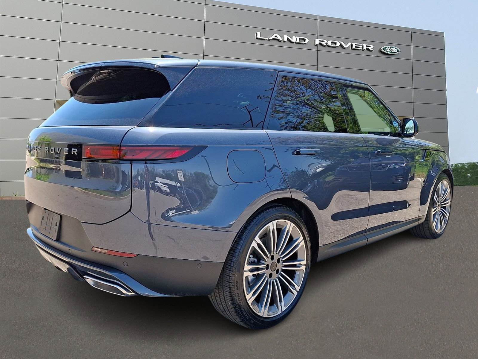 New 2026 Land Rover Range Rover Sport SE AWD/4WD image 2