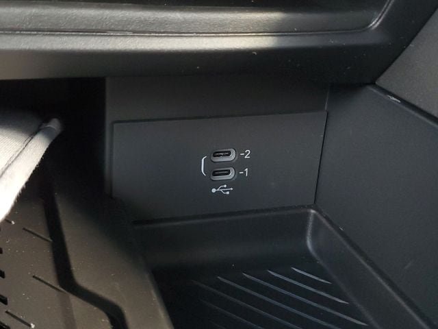 New 2027 Chrysler Pacifica Limited AWD/4WD image 33