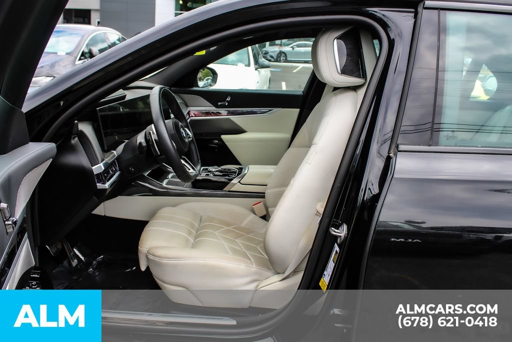 Used 2023 BMW 740i w/ Executive Package RWD image 14