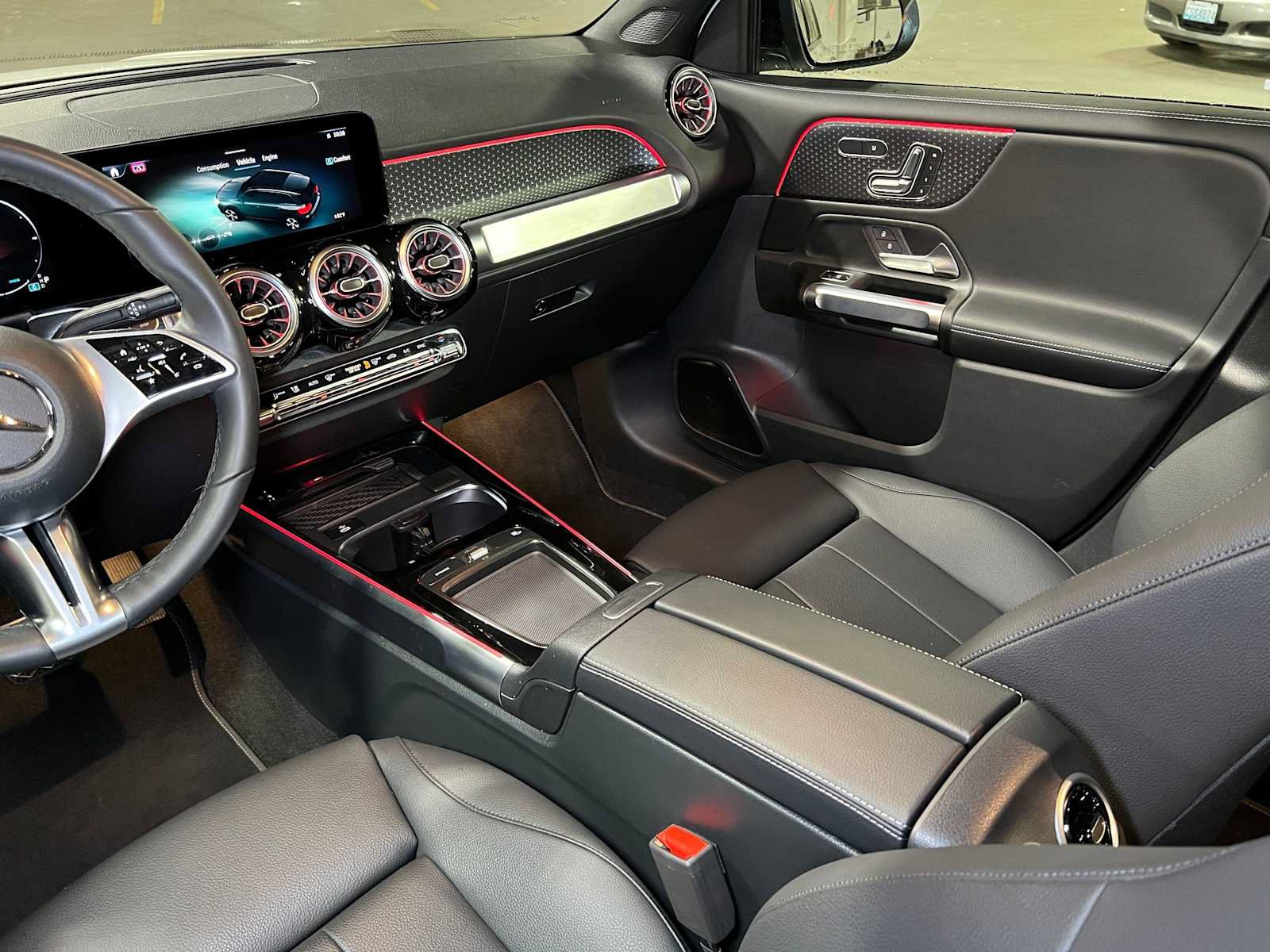 Used 2026 Mercedes-Benz GLB 250 4MATIC image 43