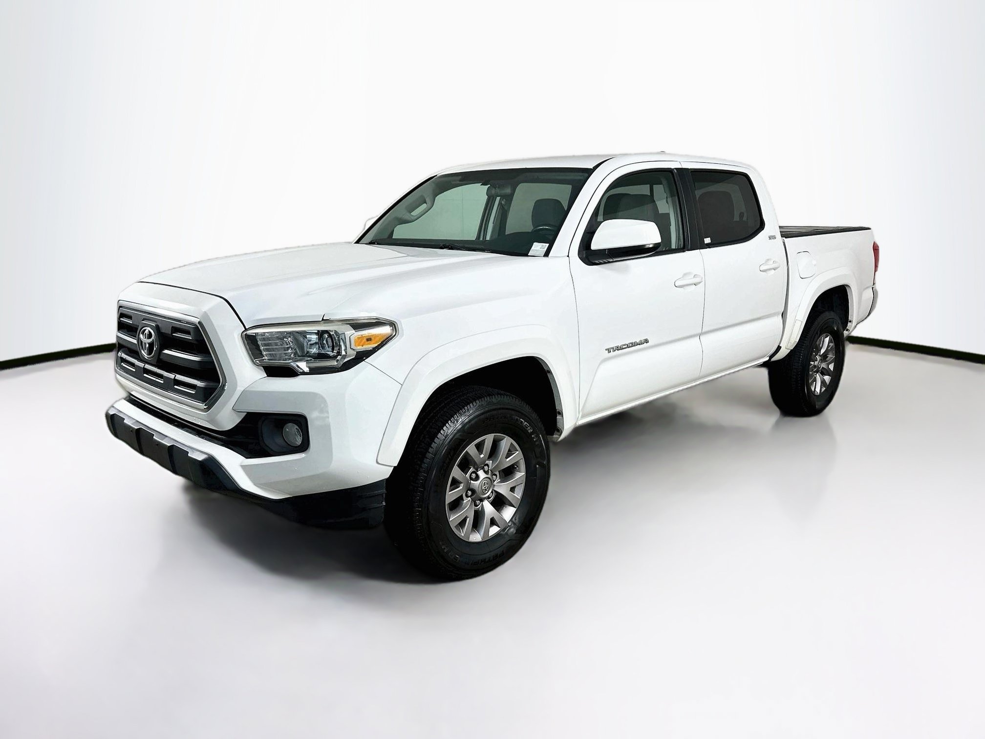 Used 2016 Toyota Tacoma SR5 RWD image 3