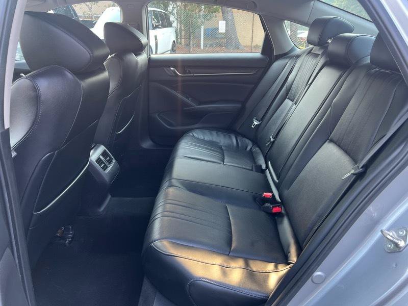 Used 2018 Honda Accord Touring image 8