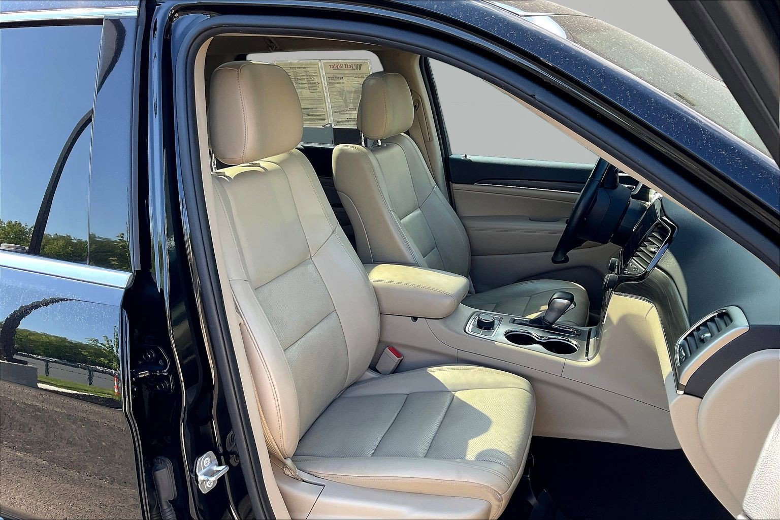 Used 2021 Jeep Grand Cherokee Limited w/ Luxury Group II AWD/4WD image 29