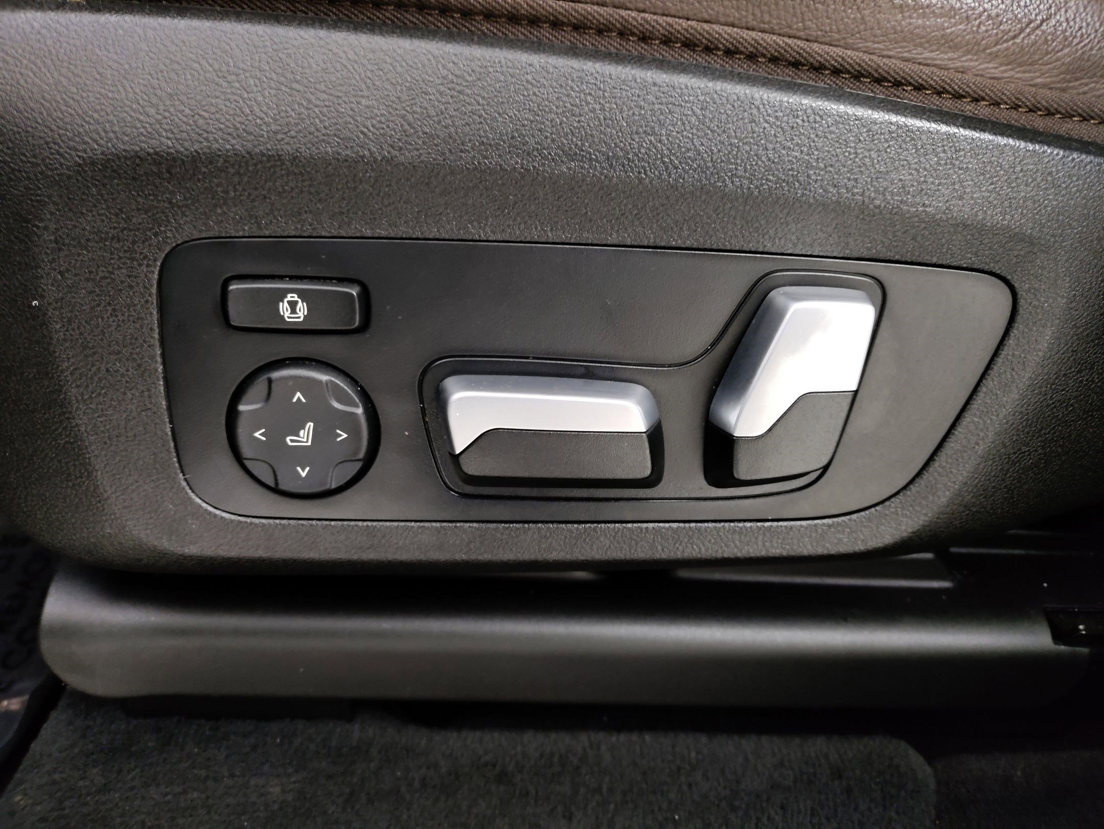 Certified 2023 BMW X3 xDrive30i w/ Premium Package image 13