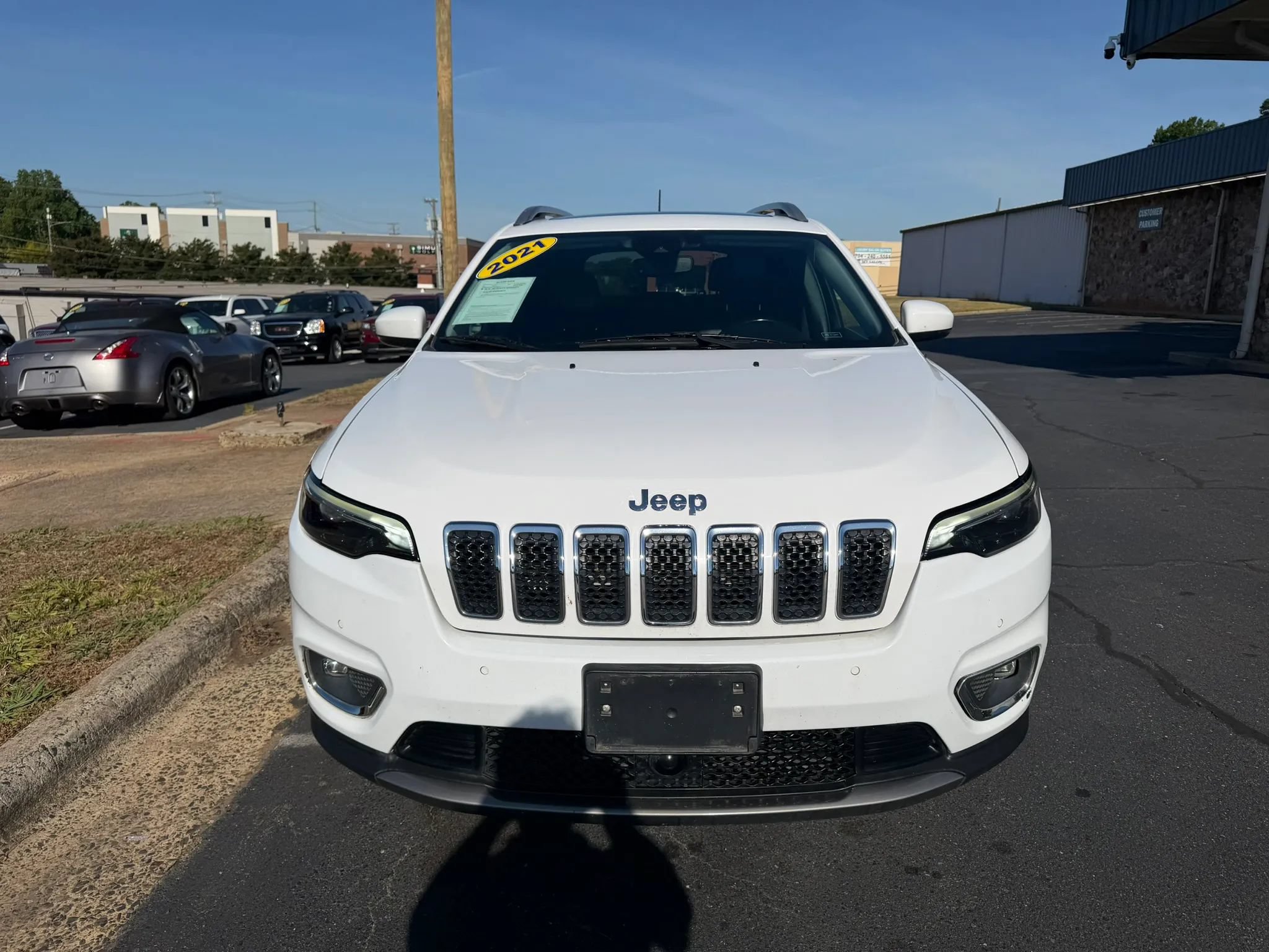 Used 2021 Jeep Cherokee Limited AWD/4WD image 2