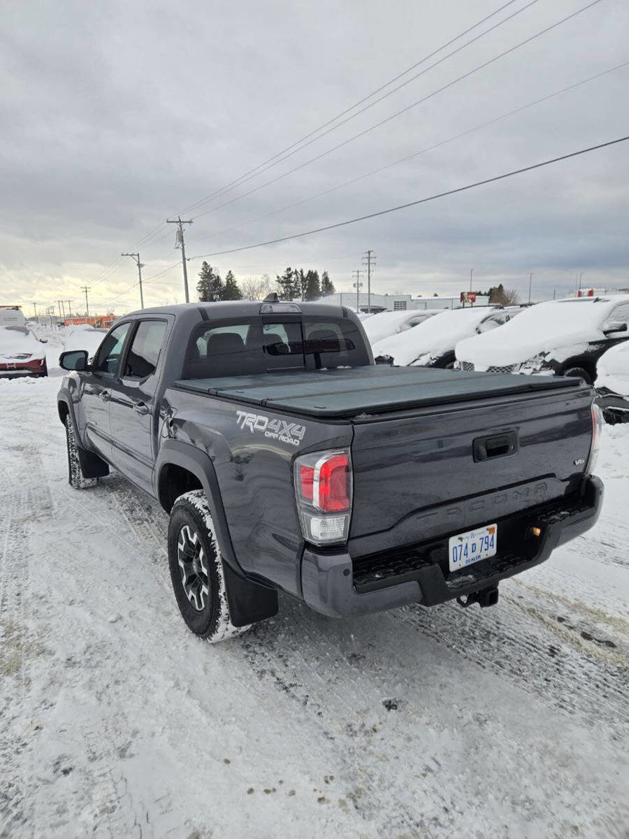 Used 2020 Toyota Tacoma TRD Off-Road w/ Technology Package image 10