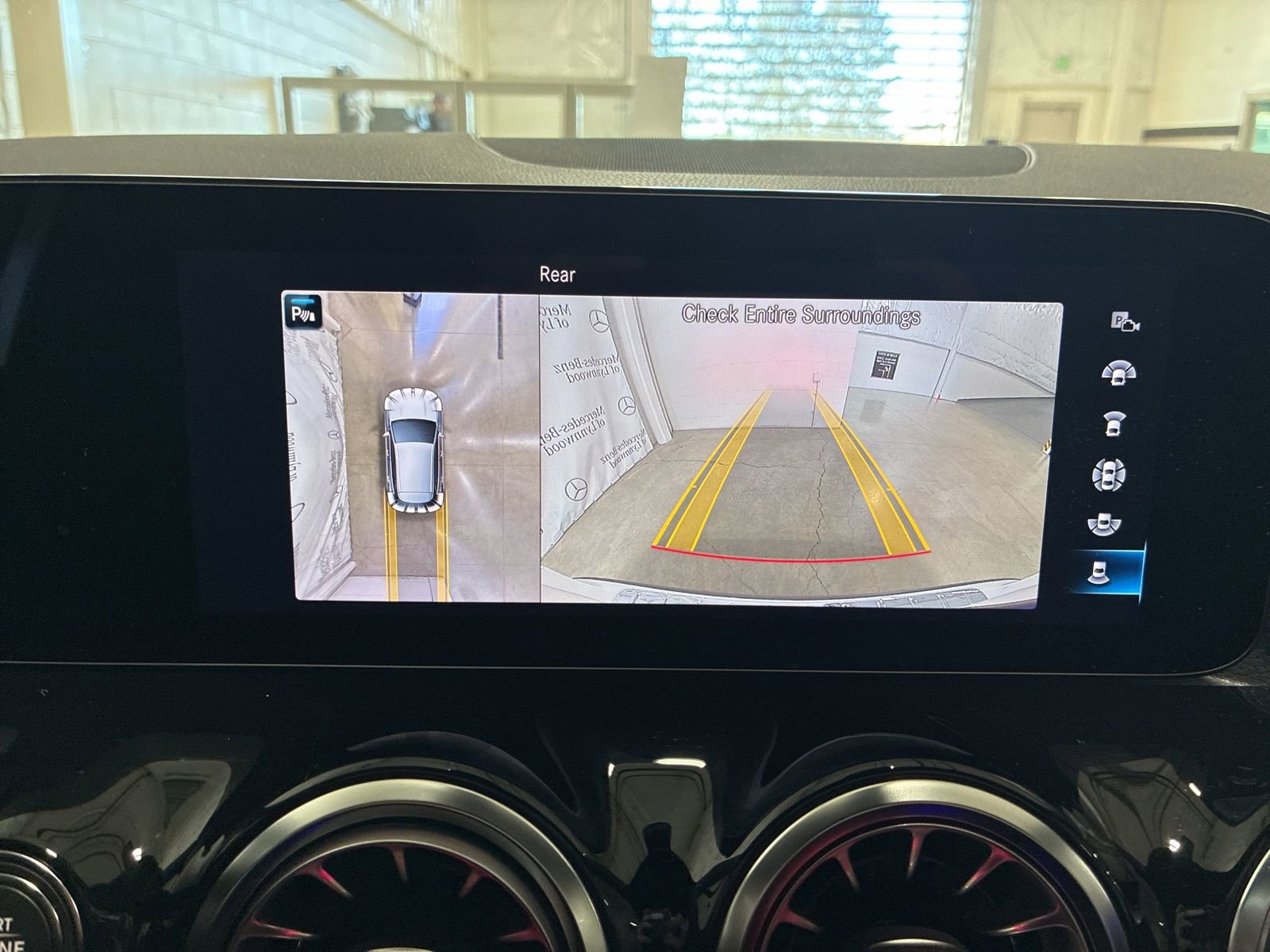 Used 2023 Mercedes-Benz GLA 250 4MATIC image 16