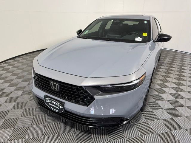 Used 2025 Honda Accord Sport image 2