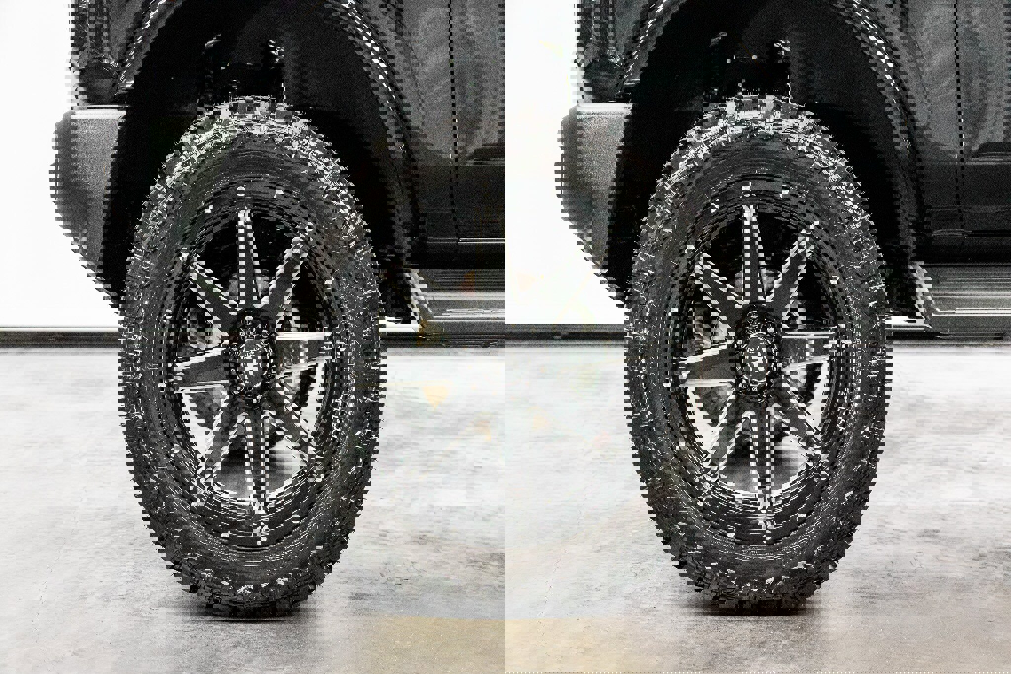 Used 2025 Ford Bronco Outer Banks image 11