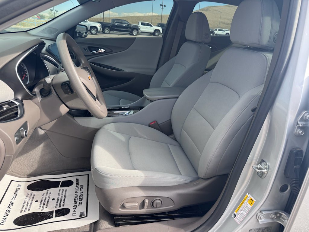 Used 2020 Chevrolet Malibu LT w/ Fleet LT Safety Plus Package FWD image 9