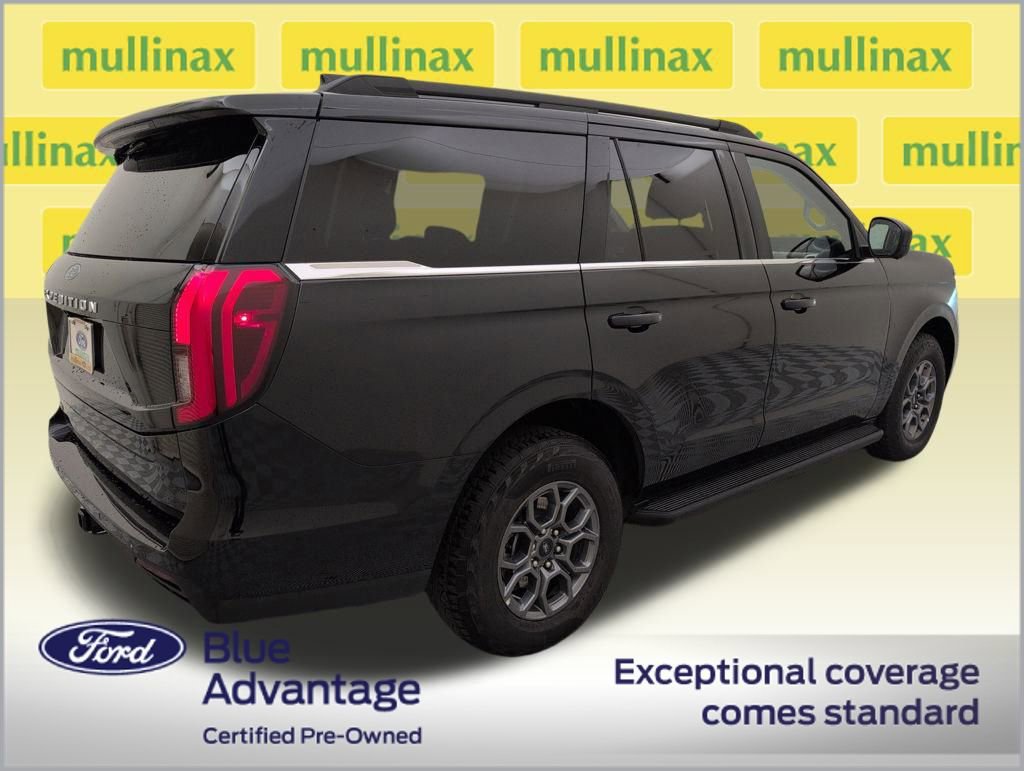 Used 2025 Ford Expedition Active image 4