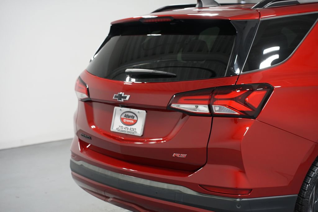 Used 2023 Chevrolet Equinox RS w/ RS Leather Package image 9