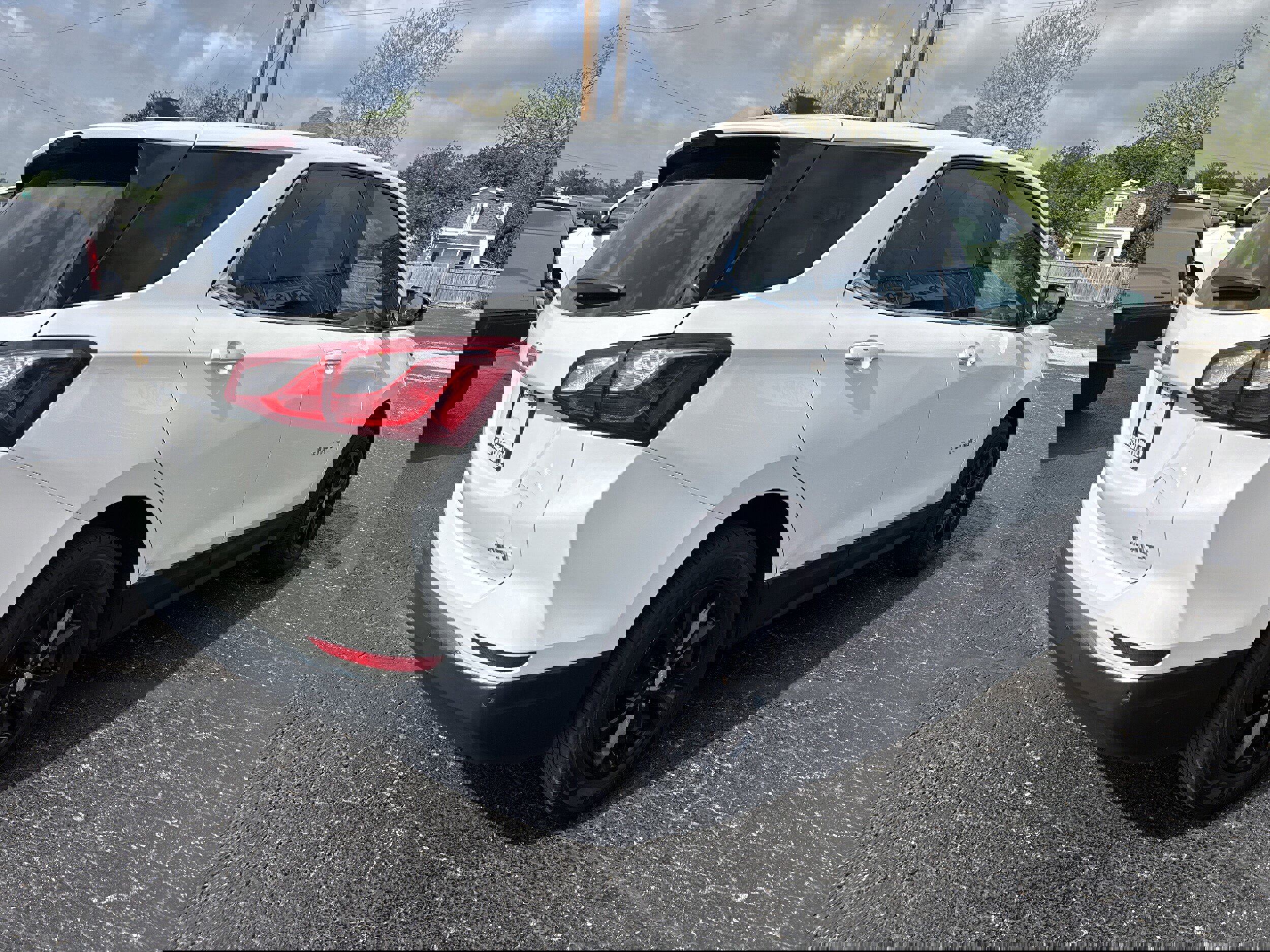 Used 2018 Chevrolet Equinox LT image 12