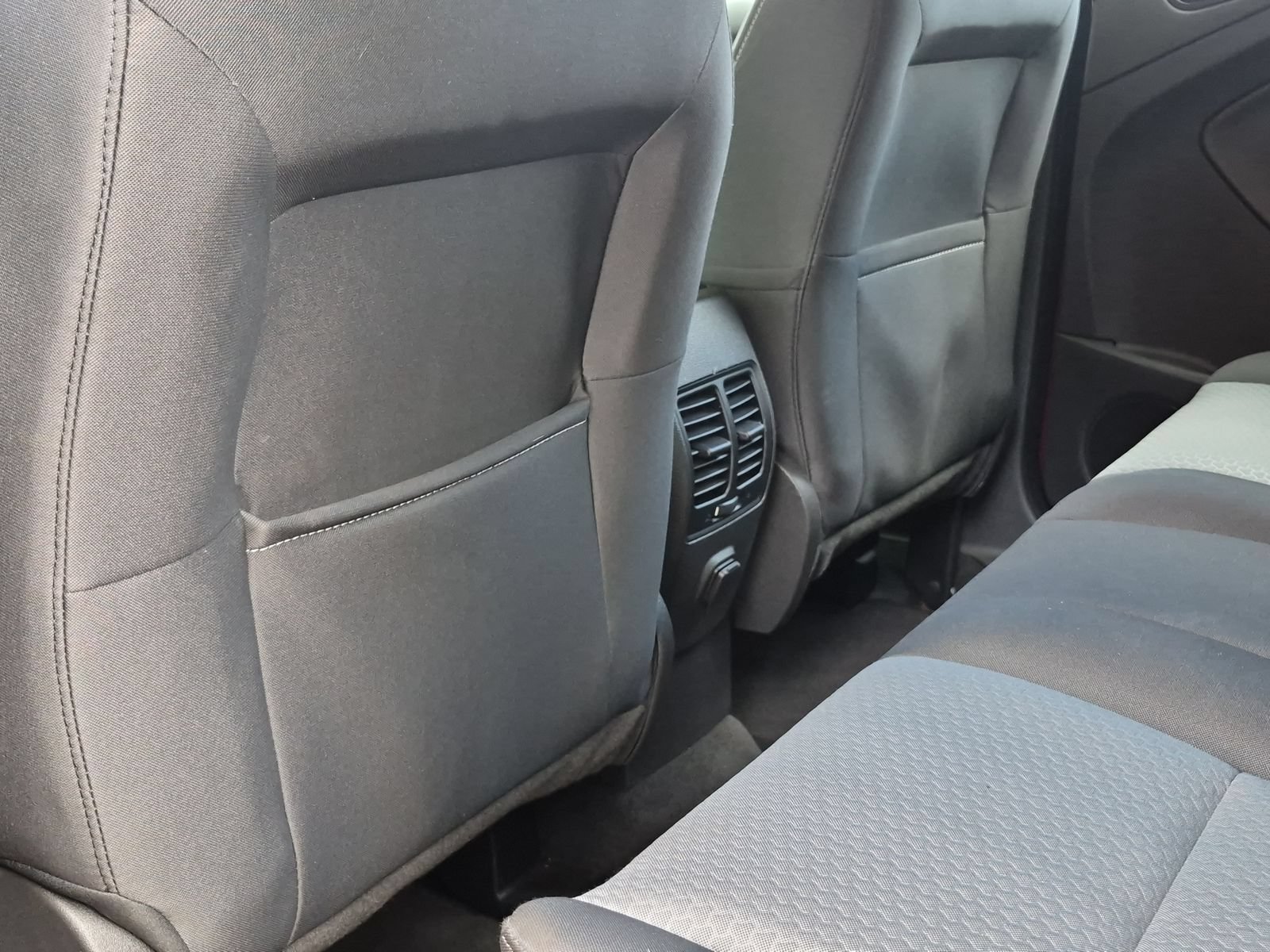Used 2017 Ford Escape SE FWD image 19