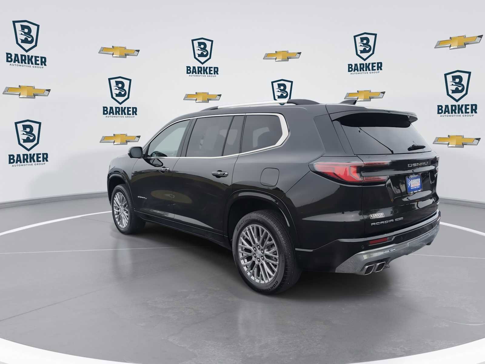 Used 2024 GMC Acadia Denali AWD/4WD image 6