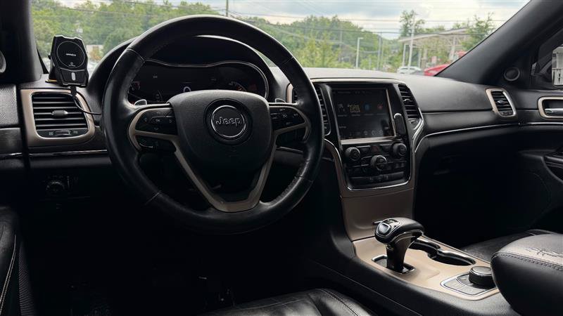 Used 2015 Jeep Grand Cherokee Limited AWD/4WD image 25