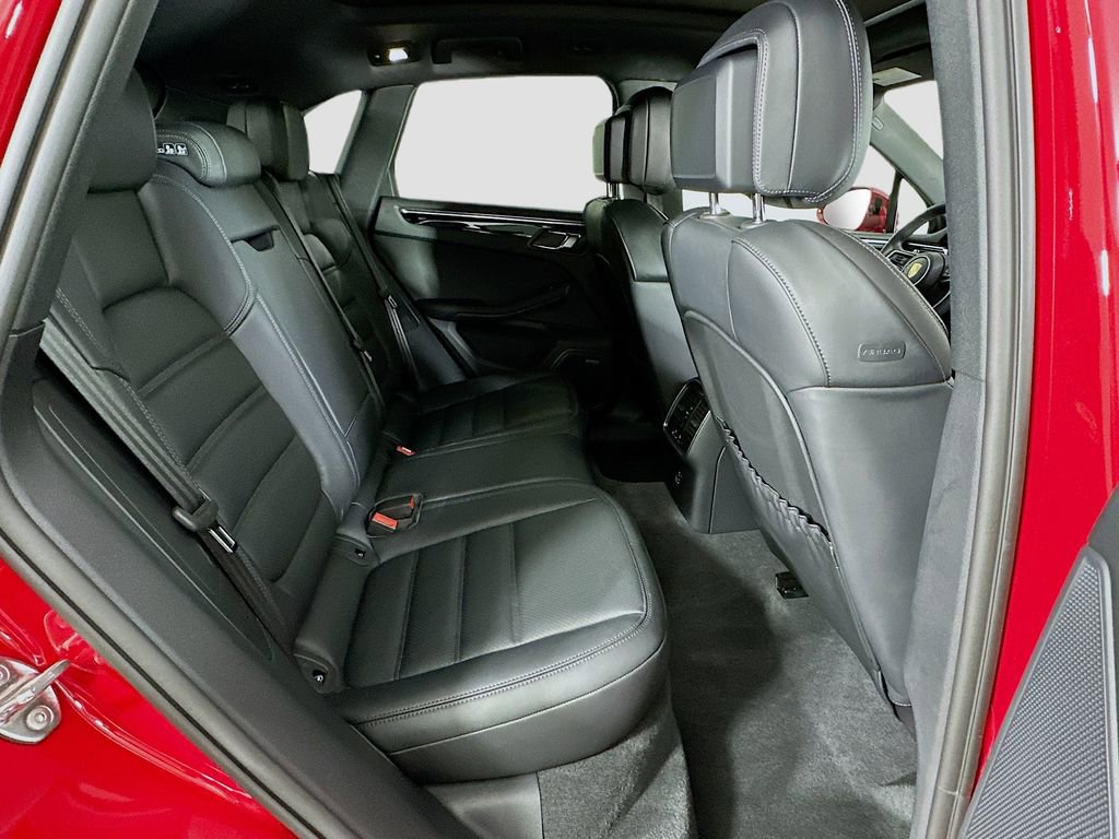 Certified 2025 Porsche Macan image 29