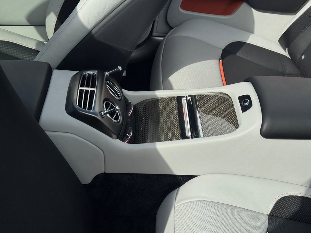 Used 2018 Rolls-Royce Dawn image 51