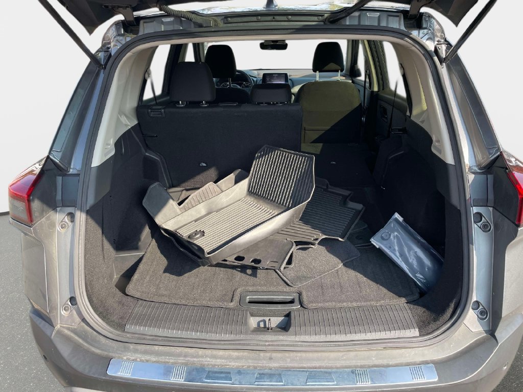 Used 2023 Nissan Rogue S FWD image 14
