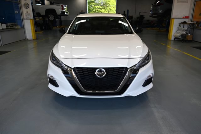 Used 2020 Nissan Altima 2.5 SR FWD image 2