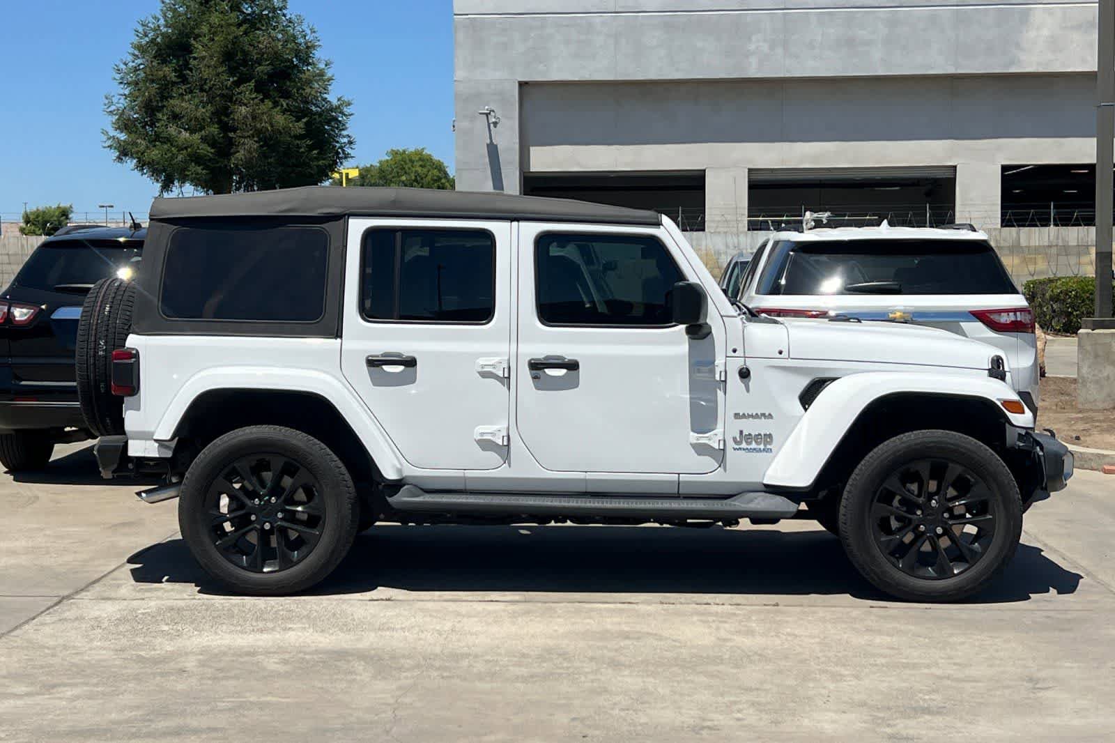 Used 2021 Jeep Wrangler Unlimited Sahara w/ Cold Weather Group AWD/4WD image 9