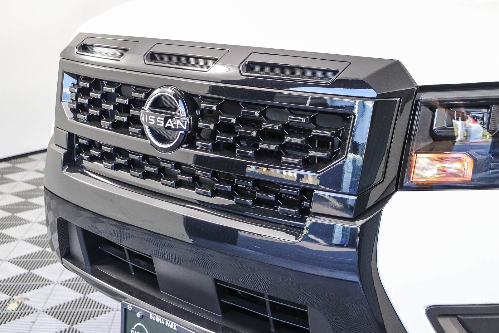 New 2027 Nissan Frontier SV w/ Tow Package RWD image 5