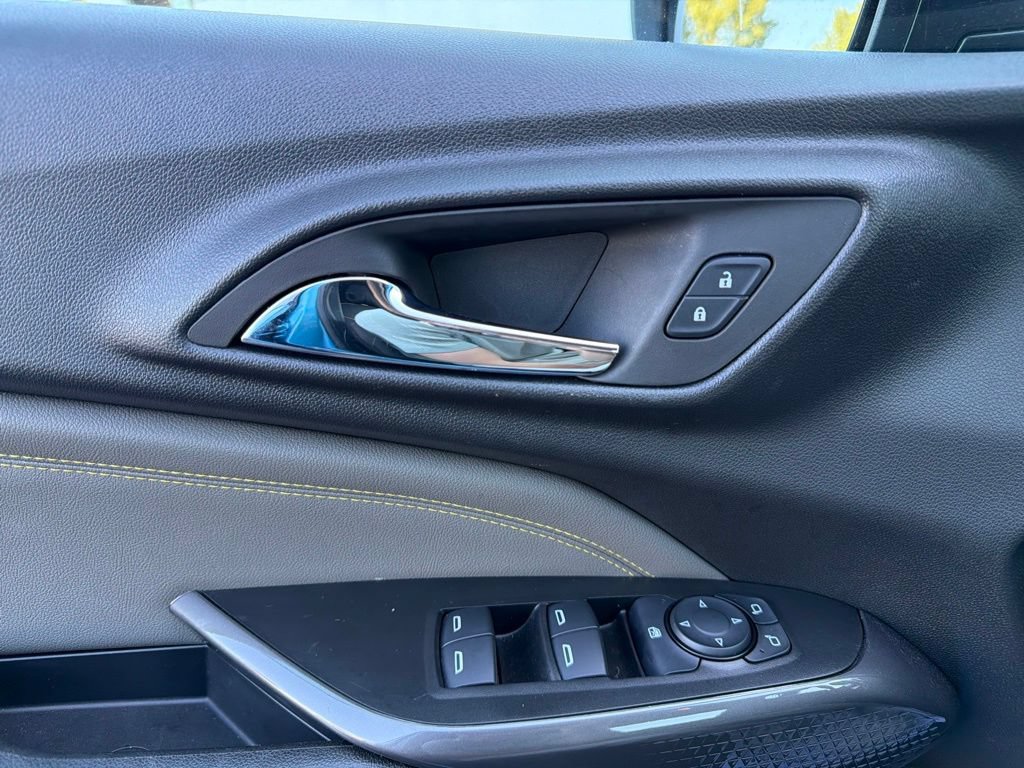 Used 2025 Chevrolet Trax ACTIV w/ Driver Confidence Package FWD image 19