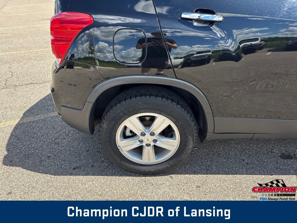 Used 2019 Chevrolet Trax LT w/ LT Convenience Package AWD/4WD image 28
