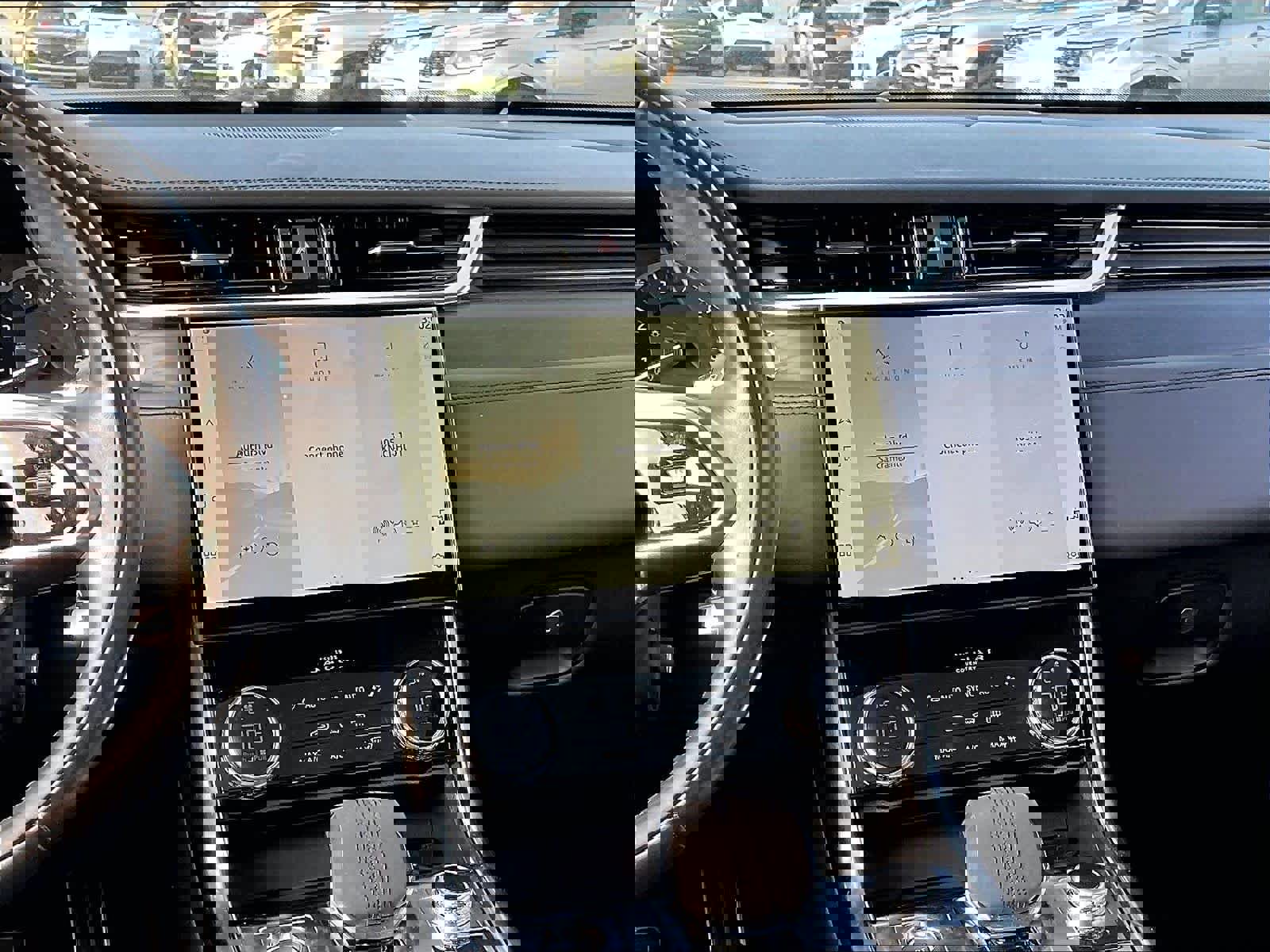 Used 2022 Jaguar XF SE image 7