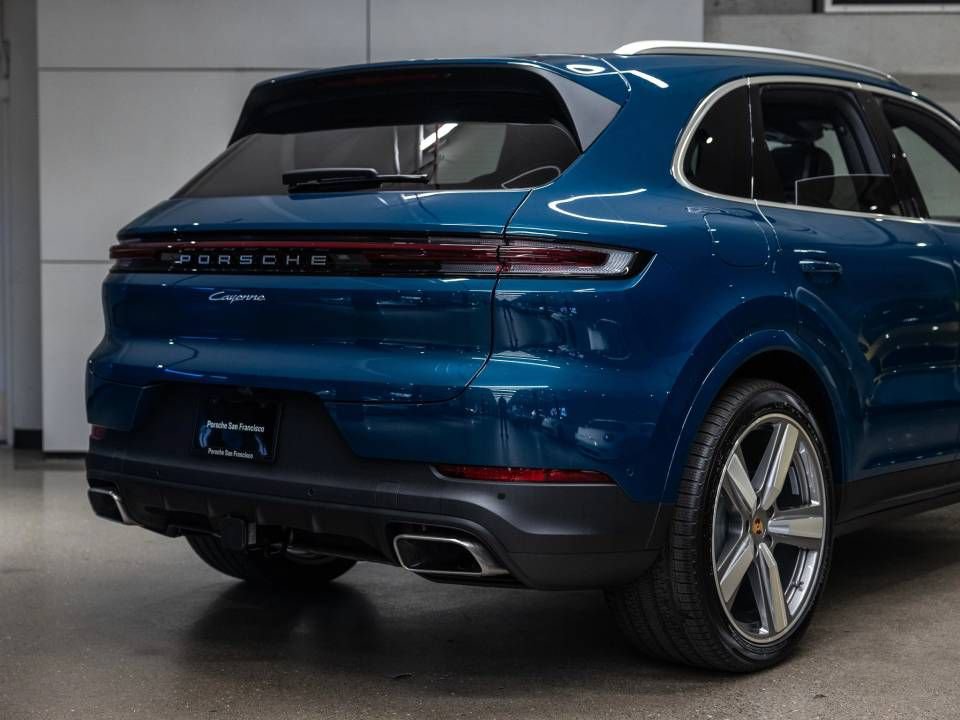 Certified 2026 Porsche Cayenne AWD/4WD image 13