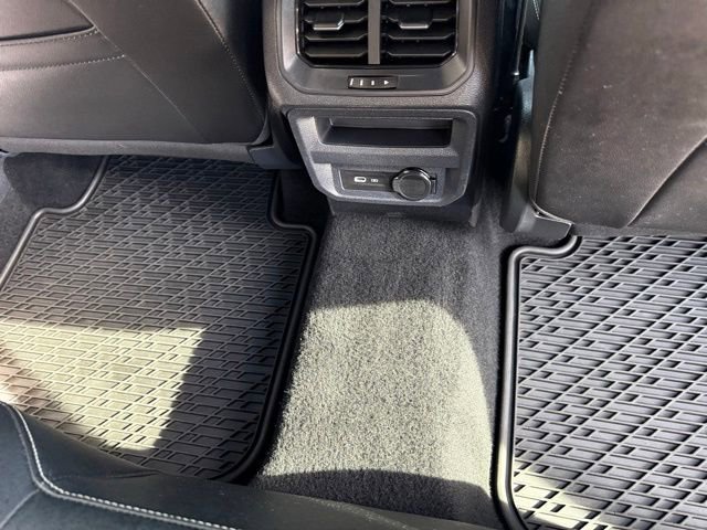 Used 2022 Volkswagen Tiguan SEL R-Line AWD/4WD image 82