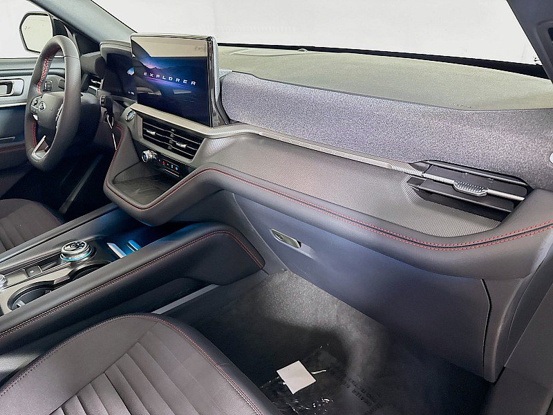 New 2025 Ford Explorer ST-Line w/ Premium Package AWD/4WD image 32