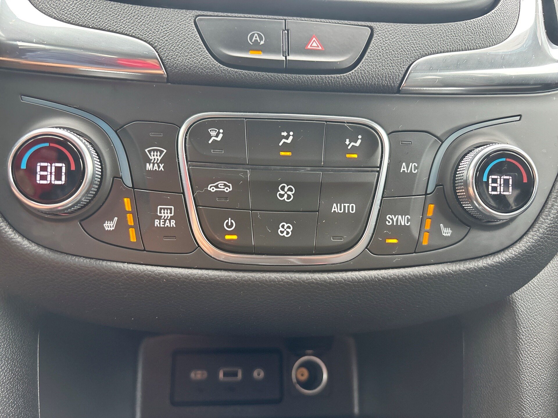 Used 2022 Chevrolet Equinox LT AWD/4WD image 26