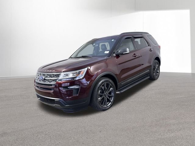 Used 2018 Ford Explorer XLT w/ Equipment Group 202A AWD/4WD image 2