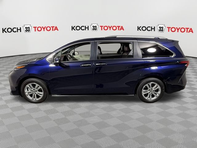 Used 2024 Toyota Sienna Platinum AWD/4WD image 4