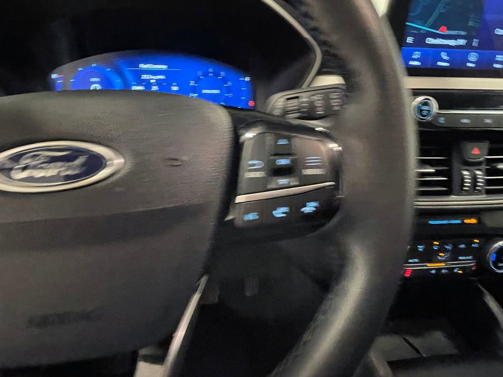 Used 2022 Ford Escape SEL w/ Technology Package image 37