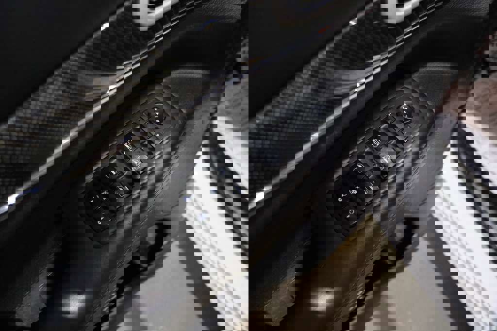 Used 2018 Jeep Grand Cherokee SRT w/ Trailer Tow Group IV image 19