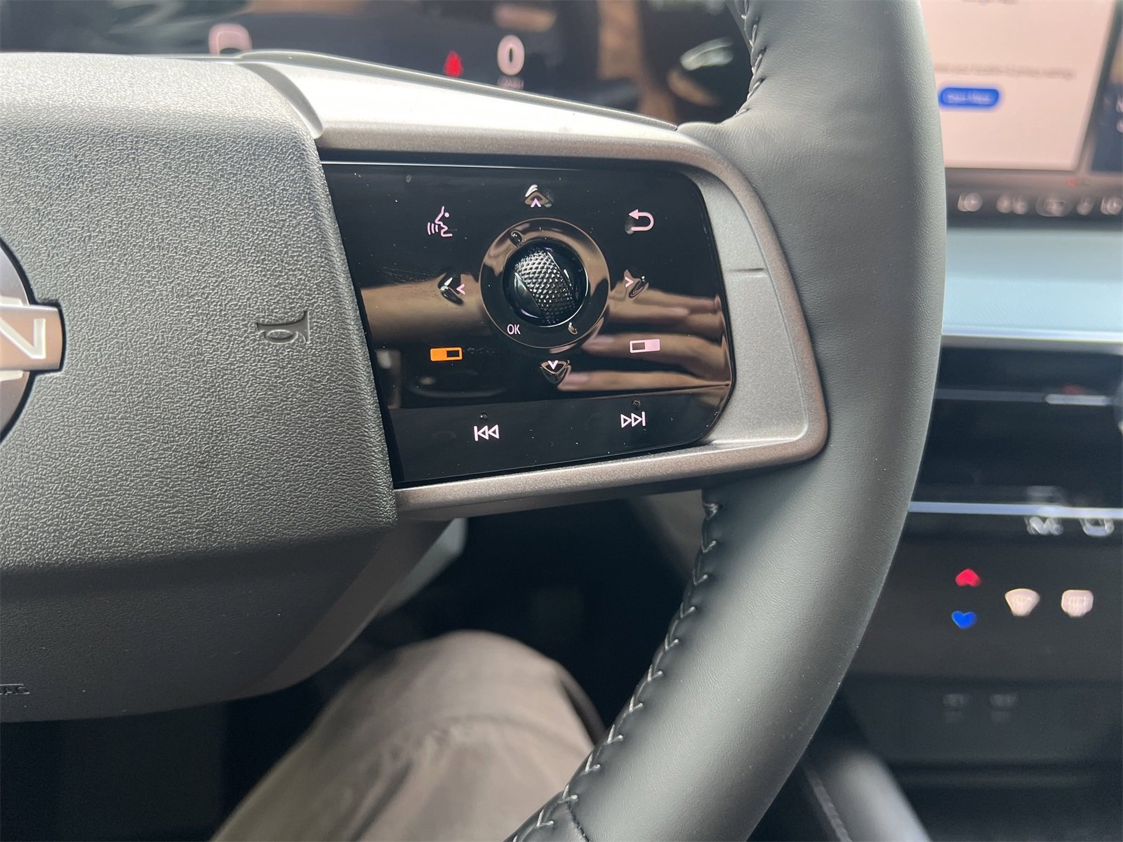 New 2025 Nissan Murano SL w/ Cargo Package image 9